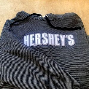 New Hershey’s hoodie. Amazing condition, hardly worn. Black and white look.